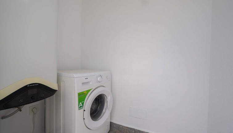 Reventa - Apartamento / piso - Torrevieja - Aguas Nuevas