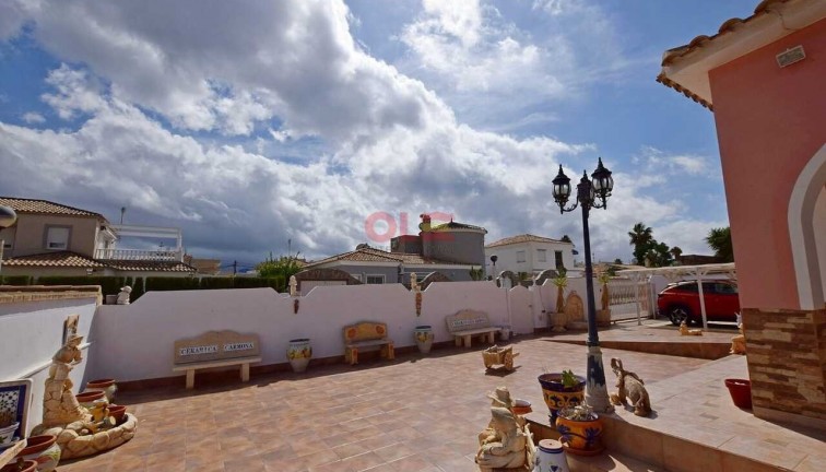 Resale - Chalet - Cabo Roig