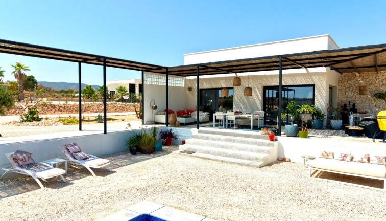 Resale - Chalet - Pinoso