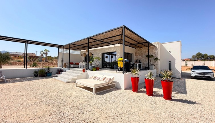 Resale - Chalet - Pinoso