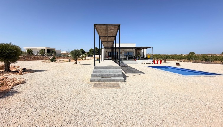 Resale - Chalet - Pinoso