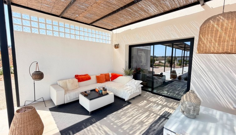 Resale - Chalet - Pinoso