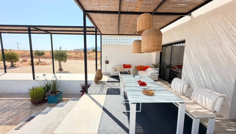 Resale - Chalet - Pinoso