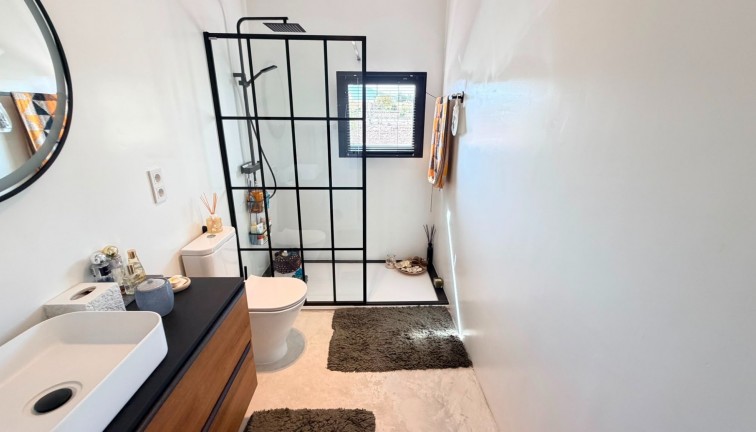 Resale - Chalet - Pinoso