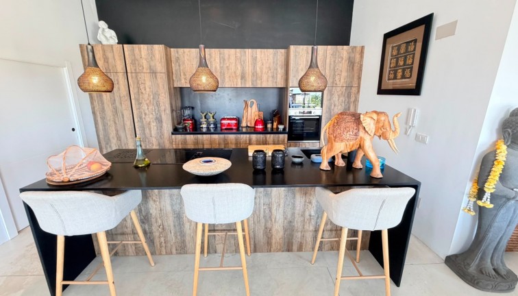 Resale - Chalet - Pinoso