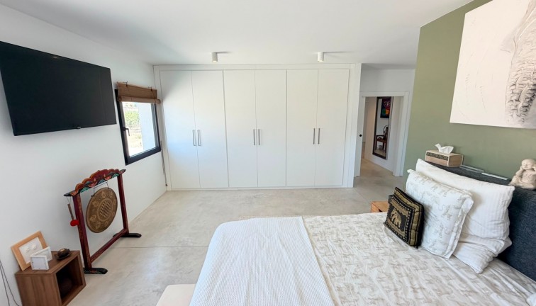 Resale - Chalet - Pinoso