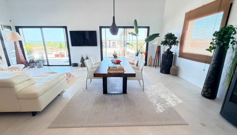 Resale - Chalet - Pinoso