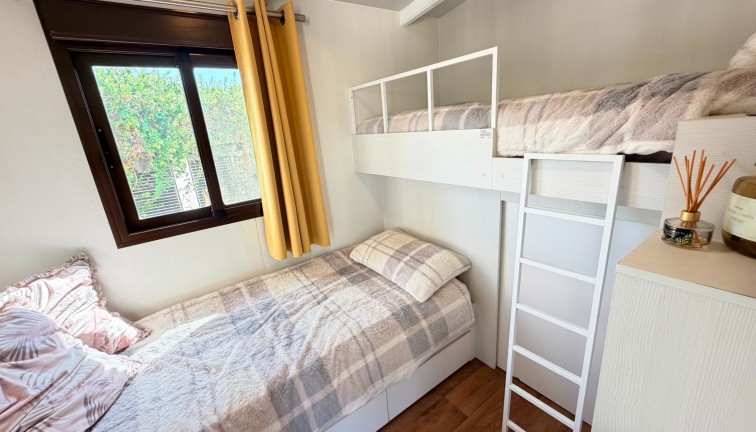 Resale - Chalet - Pinoso