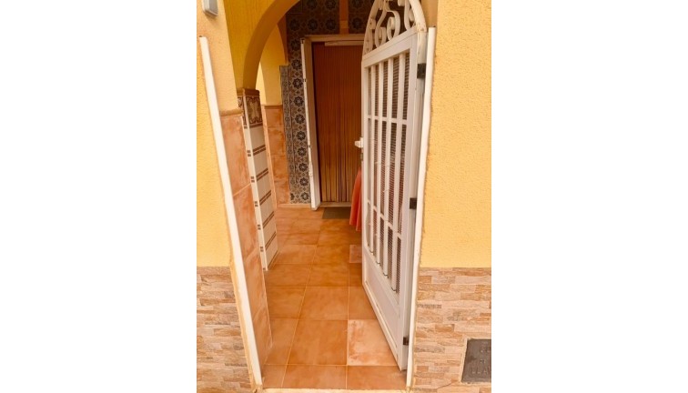 Reventa - Casa adosada - Torrevieja
