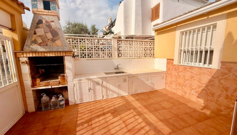 Reventa - Casa adosada - Torrevieja