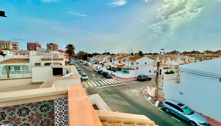 Reventa - Casa adosada - Torrevieja