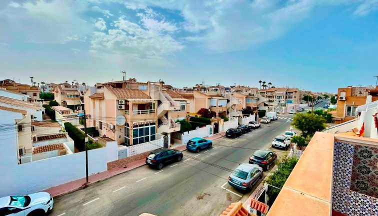 Reventa - Casa adosada - Torrevieja