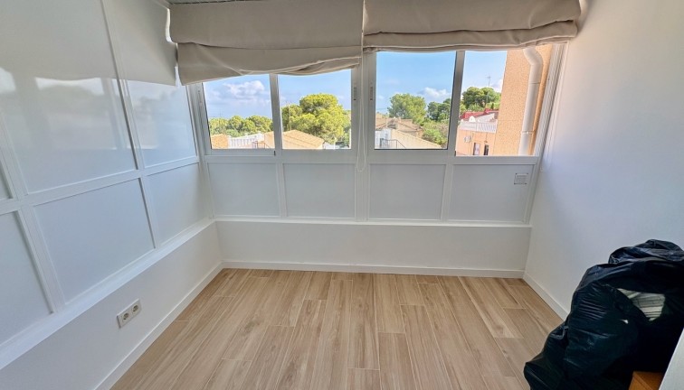 Jälleenmyynti - Erillistalo - Orihuela - Los Balcones
