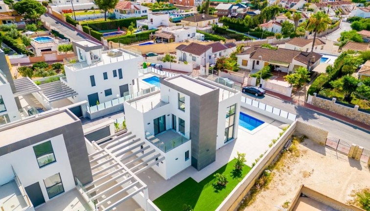 Resale - Chalet - Torrevieja - Los Balcones