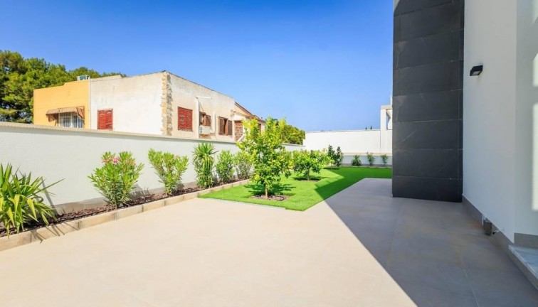 Resale - Chalet - Torrevieja - Los Balcones