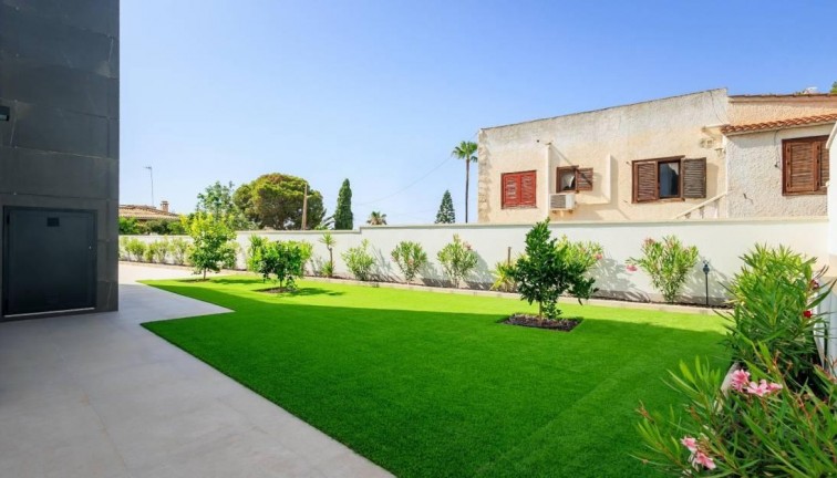 Resale - Chalet - Torrevieja - Los Balcones