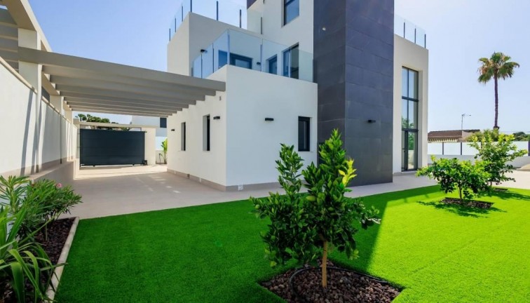 Resale - Chalet - Torrevieja - Los Balcones
