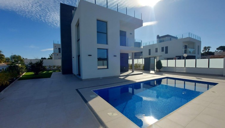 Resale - Chalet - Torrevieja - Los Balcones