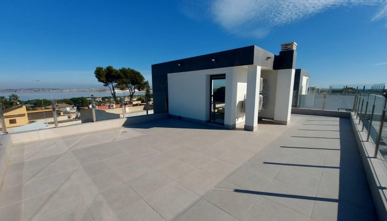 Resale - Chalet - Torrevieja - Los Balcones