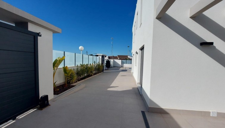 Resale - Chalet - Torrevieja - Los Balcones