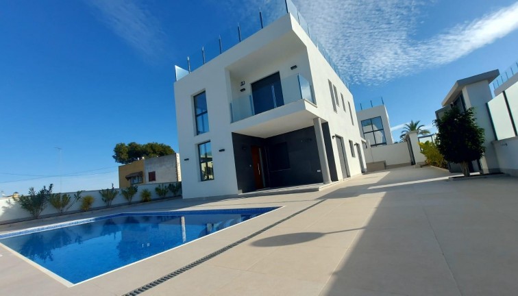 Resale - Chalet - Torrevieja - Los Balcones
