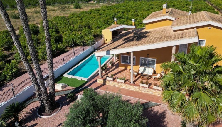 Resale - Chalet - Orihuela