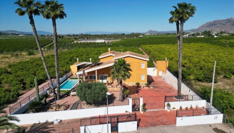 Resale - Chalet - Orihuela