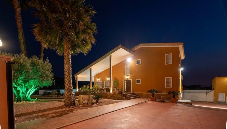 Resale - Chalet - Orihuela