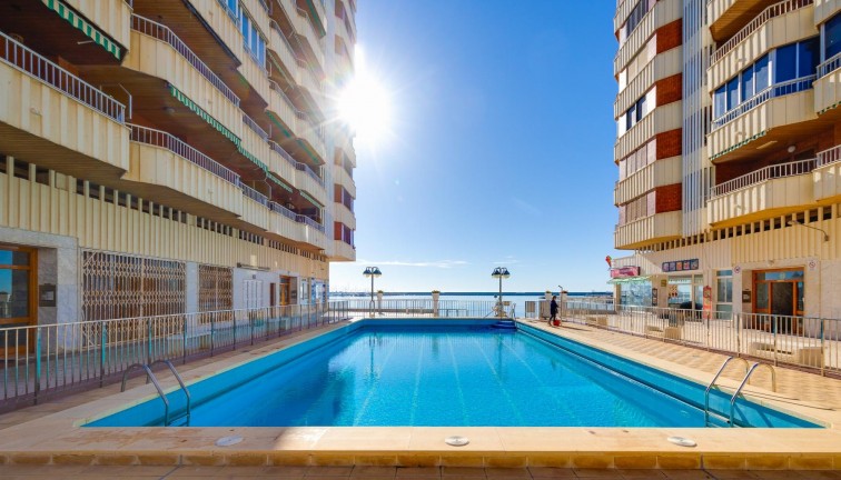Jälleenmyynti - Asunto - Torrevieja - Acequion