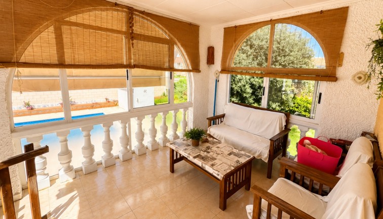 Resale - Chalet - Torrevieja - La Siesta