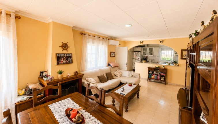 Resale - Chalet - Torrevieja - La Siesta