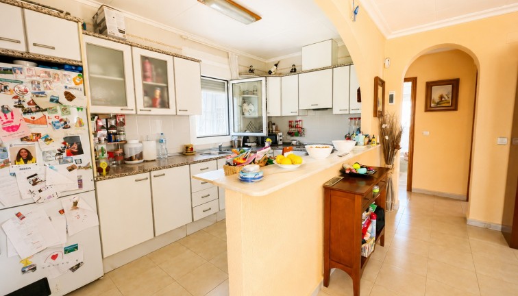 Resale - Chalet - Torrevieja - La Siesta