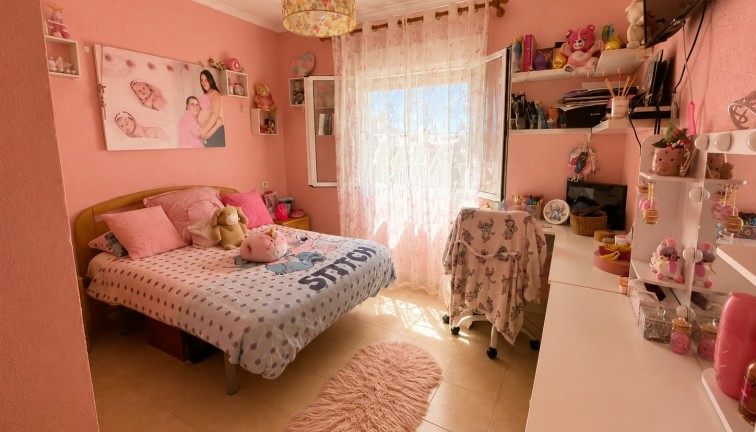 Resale - Chalet - Torrevieja - La Siesta