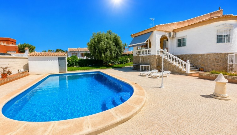 Resale - Chalet - Torrevieja - La Siesta
