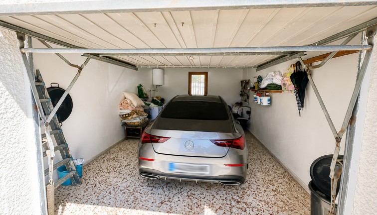 Resale - Chalet - Torrevieja - La Siesta