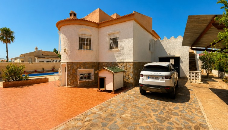 Resale - Chalet - Torrevieja - La Siesta