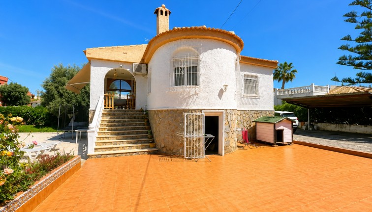 Resale - Chalet - Torrevieja - La Siesta