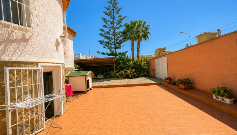 Resale - Chalet - Torrevieja - La Siesta