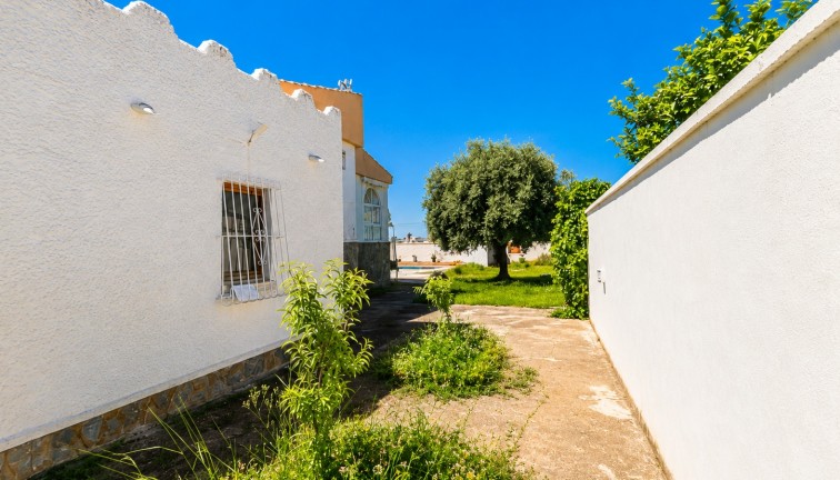 Resale - Chalet - Torrevieja - La Siesta
