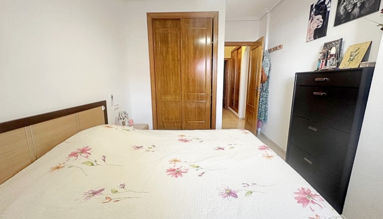 Resale - Bungalow - Torrevieja
