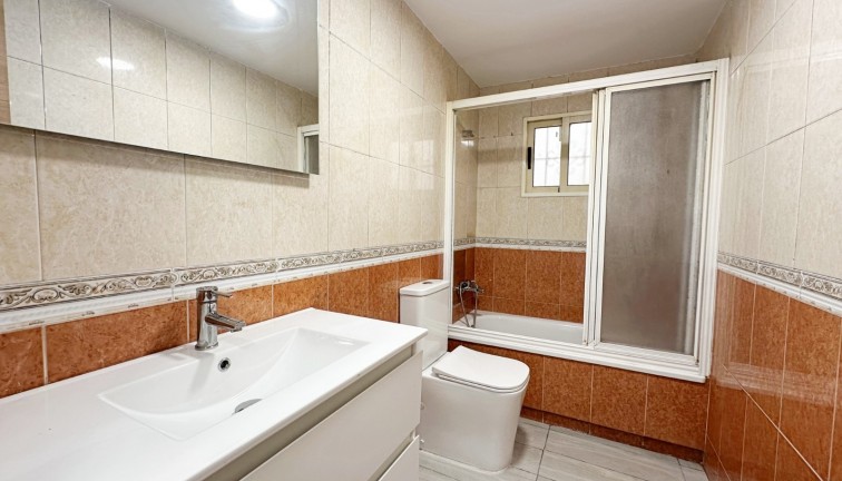 Reventa - Apartamento dúplex - Torrevieja