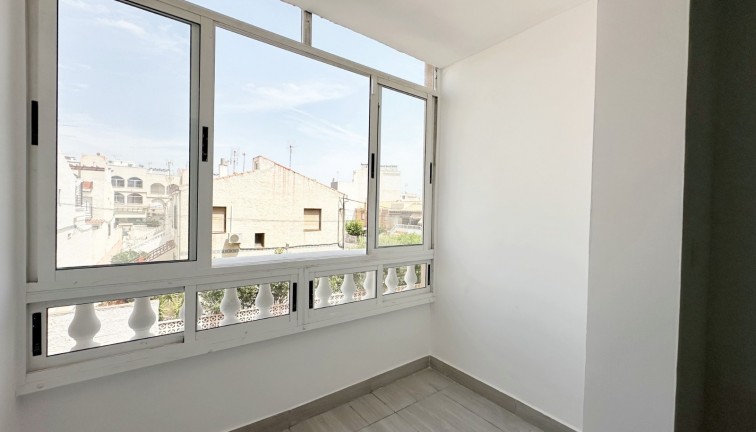 Reventa - Apartamento dúplex - Torrevieja