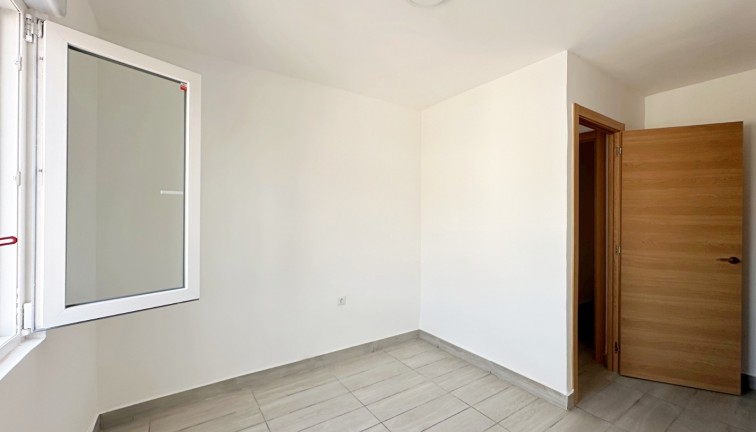 Reventa - Apartamento dúplex - Torrevieja