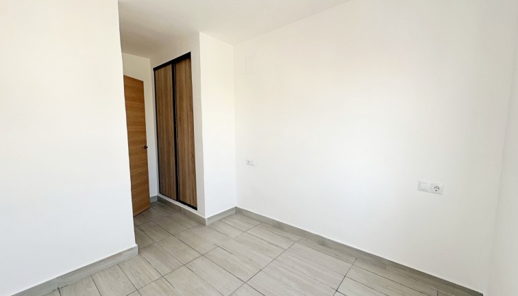Reventa - Apartamento dúplex - Torrevieja