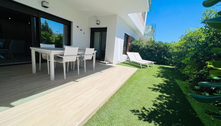 Jälleenmyynti - Asunto - Entre Naranjos - Vistabella Golf