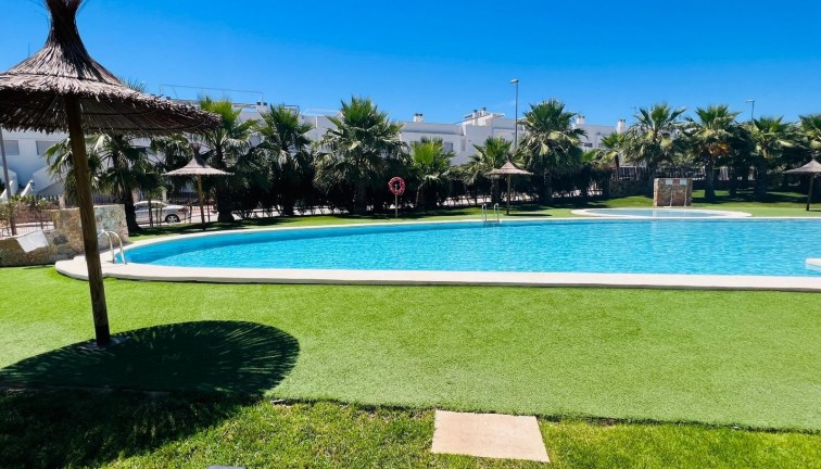 Jälleenmyynti - Asunto - Entre Naranjos - Vistabella Golf