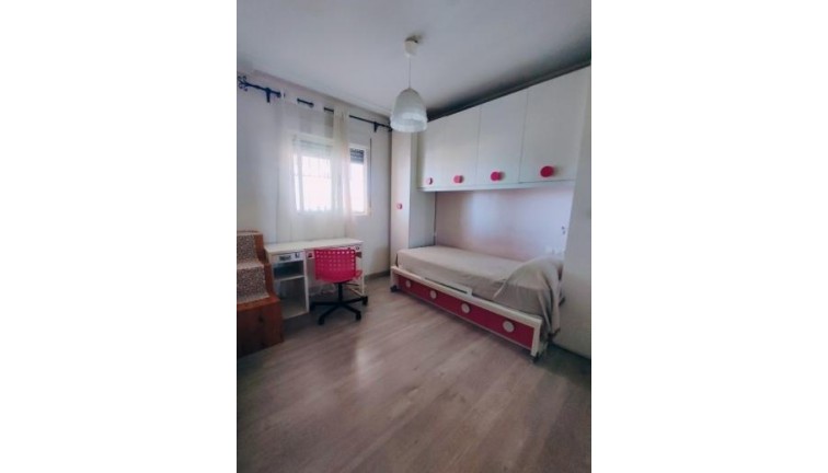 Resale - Chalet - Torrevieja - Aguas Nuevas