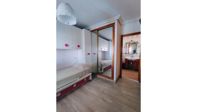 Resale - Chalet - Torrevieja - Aguas Nuevas
