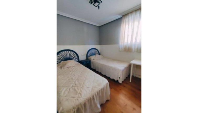 Resale - Chalet - Torrevieja - Aguas Nuevas