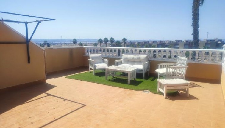 Resale - Chalet - Torrevieja - Aguas Nuevas